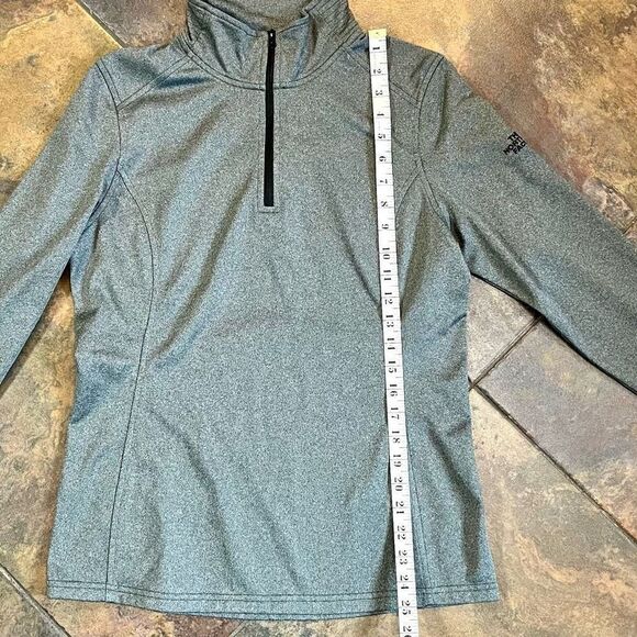 The North Face Women’s Gray Pullover 1/4 Zip Jacket Medium - Picture 3 of 8